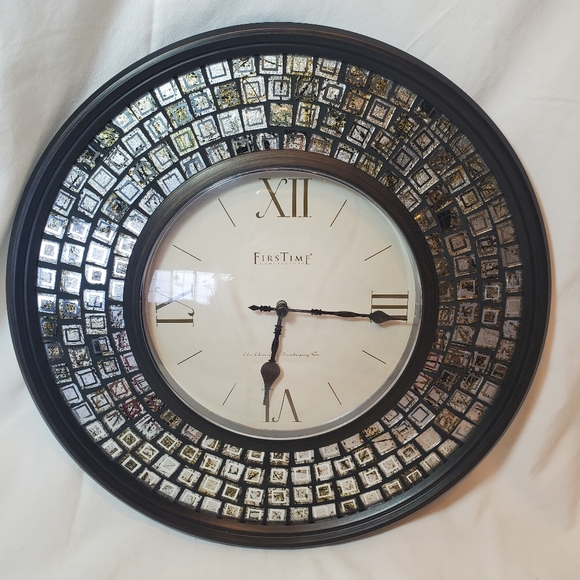 FirsTime Pearl Mosaic Wall Clock With Quartz Movement - Picture 1 of 5